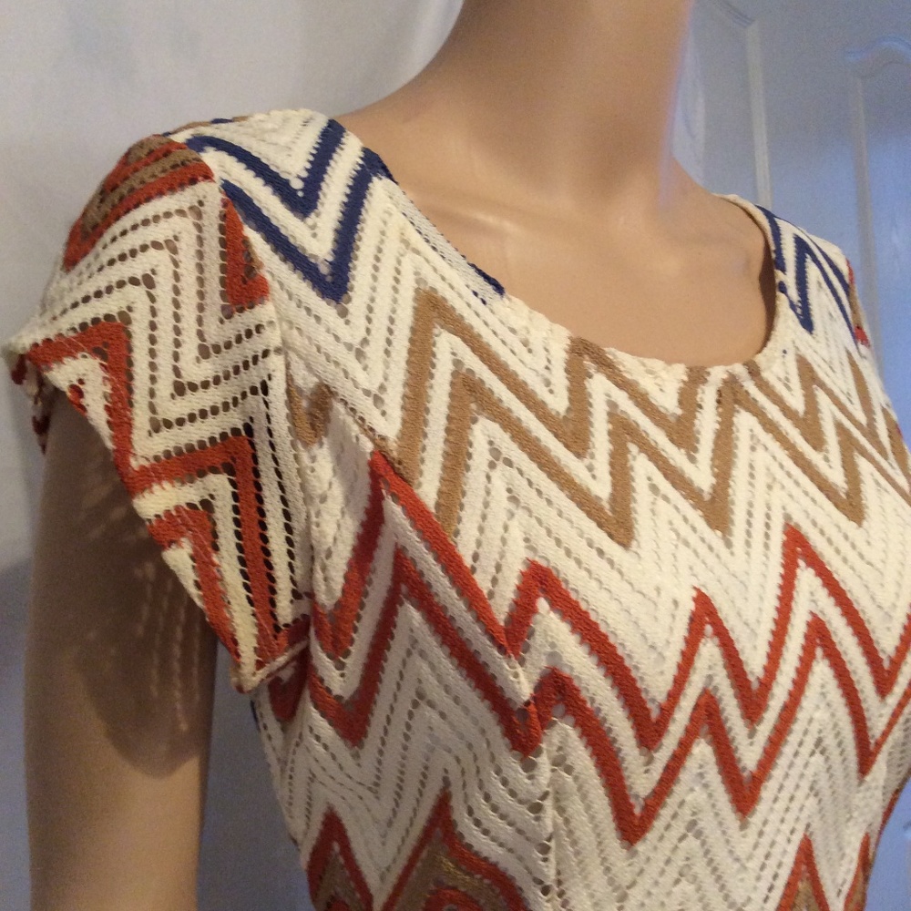 ON SALE NOW, BUNDLE FOR BIGGER SAVINGS NEW Chevron Belted Dress Rust SZ 8 - Picture 4 of 7